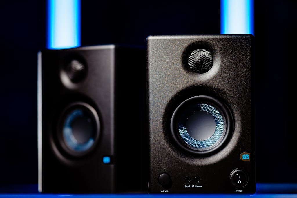 Meilleures enceintes de monitoring 2026 : Le comparatif définitif des meilleurs haut-parleurs pour ton home studio